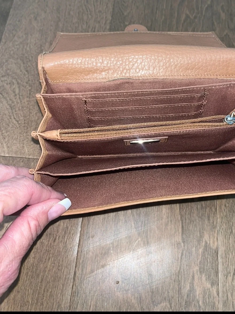 Talbots Women’s Brown Leather Wallet W/ Multi Compartments: Classic Style / Nice